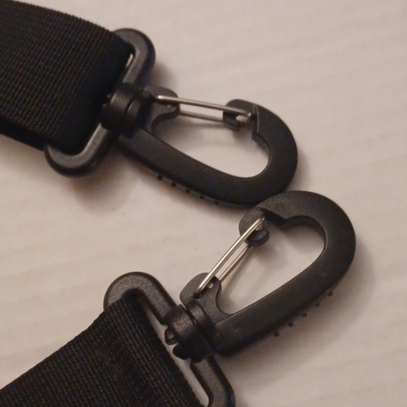 4/$30 Padded Clip-On Shoulder Handle - Duffel Bag Type - Picture 3 of 6